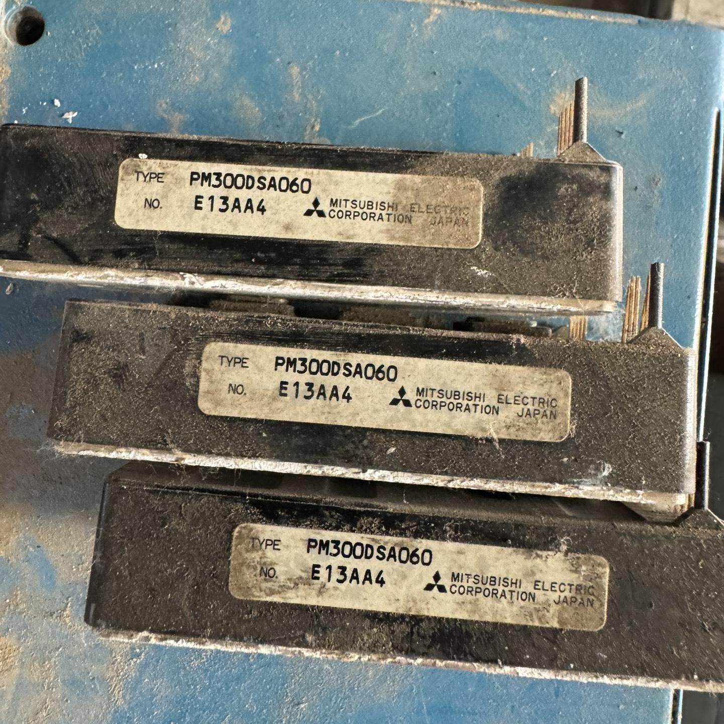 拆机模块PM300DSA060 来自日本 品质可靠。