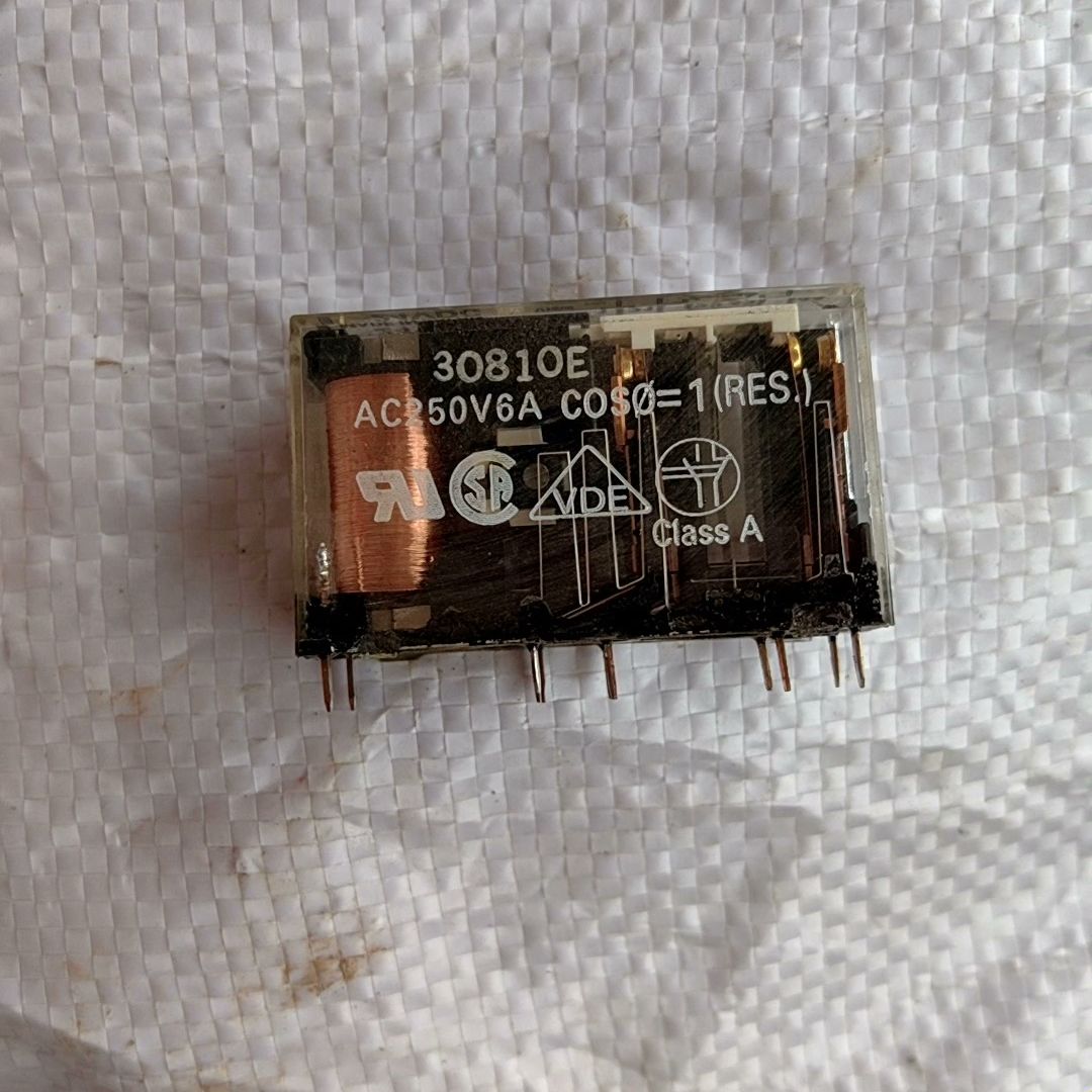 欧姆龙原装拆机正品继电器G7SA-2A2B 有6只。标价是单