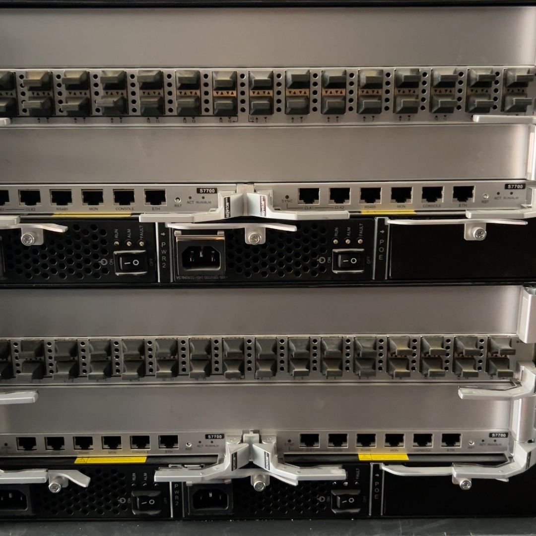 S7703 核心交换机 双主控双电源 ES1D2S16S
