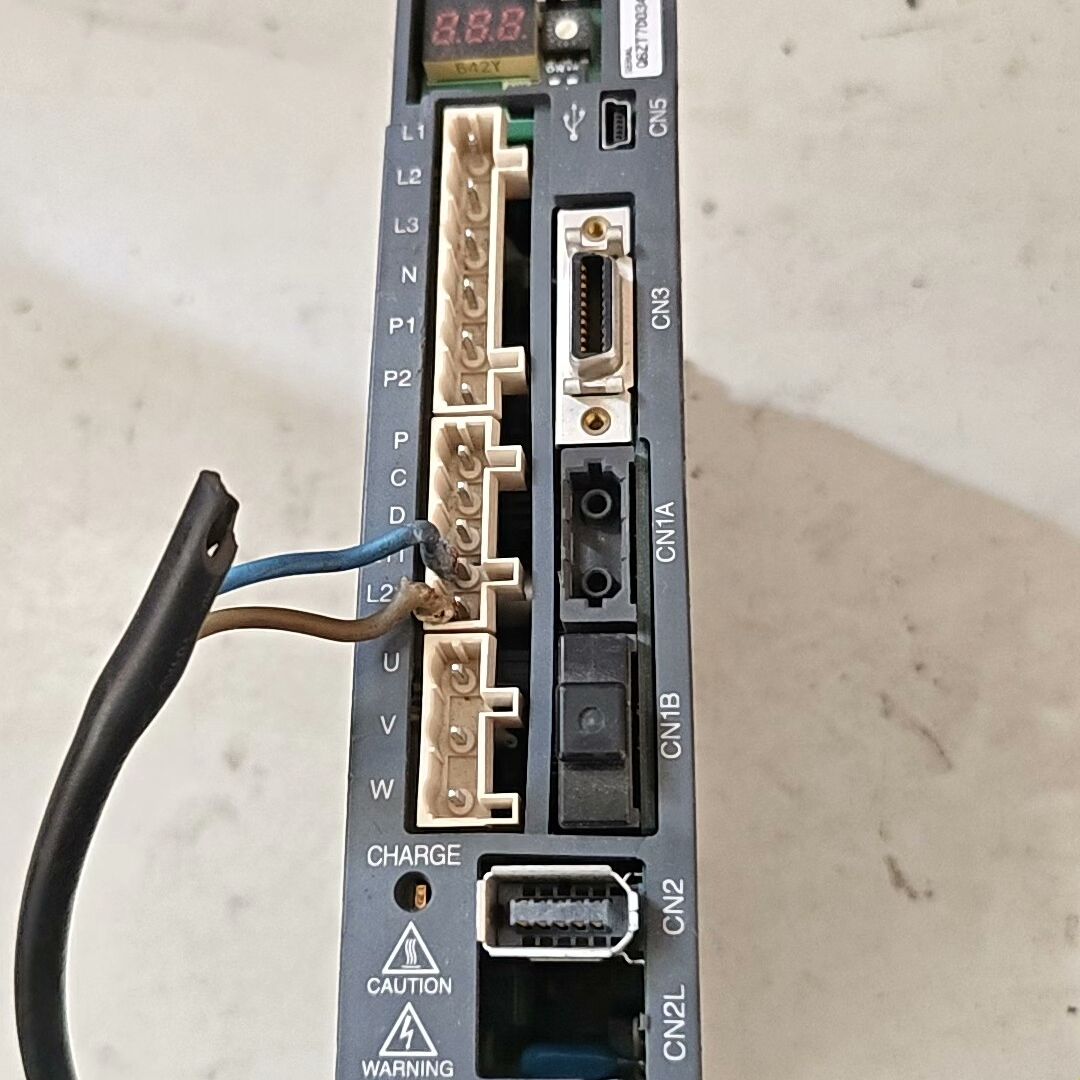 MITSUBISHI伺服驱动器MR-J3-10B 实图拍