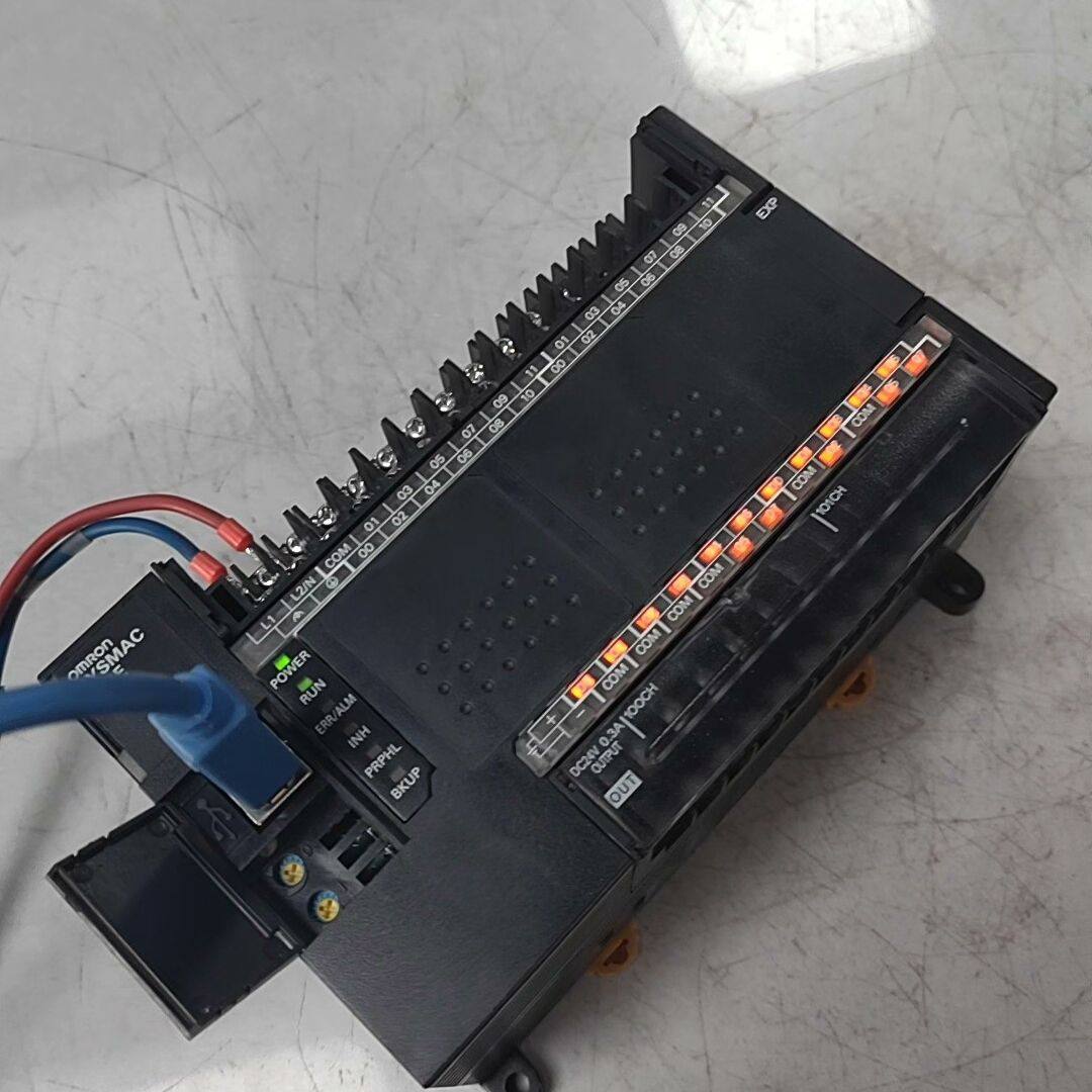 PLC 模块 CP1E-E40DT-A-YD 成