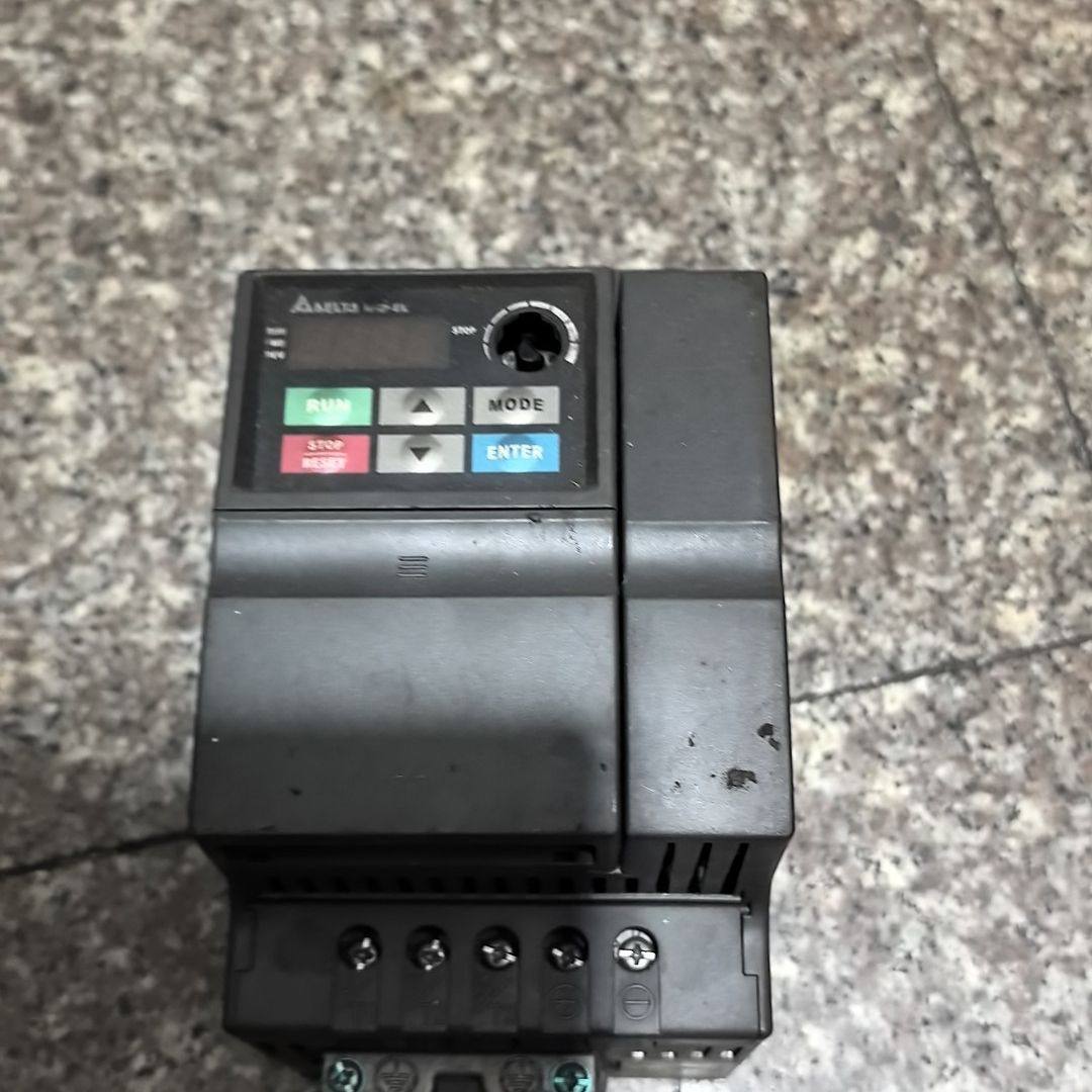 台达变频器VFD015EL21A 1.5KW 220V 拆机