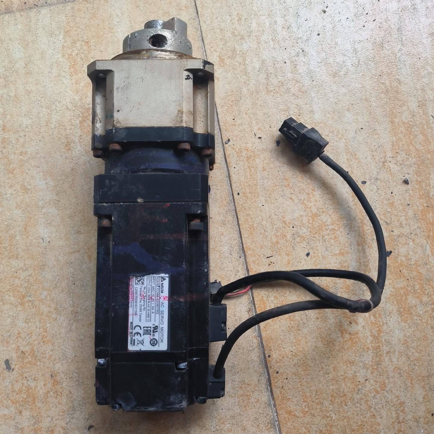 台达伺服电机 ECMA-C20807RS 750W 拆机。带