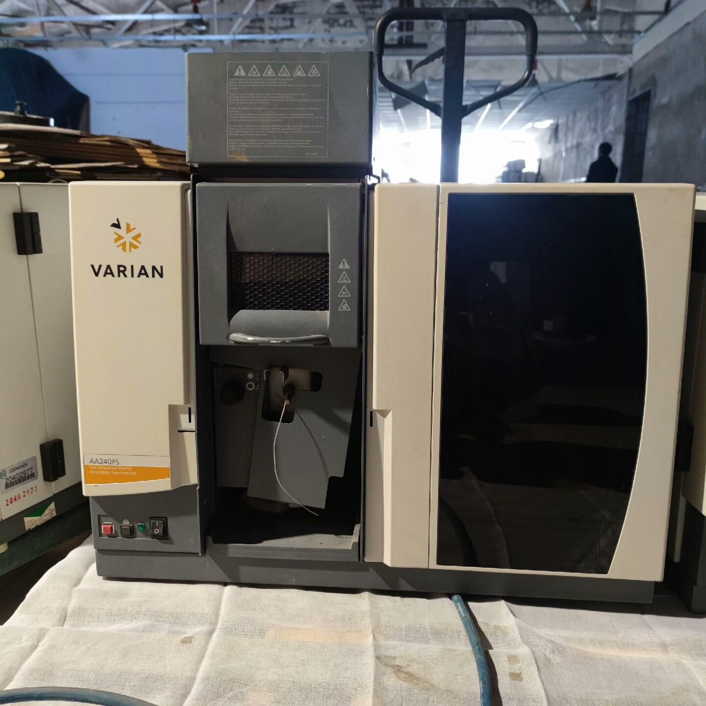 Varian AA240FS 快速序列原子吸收光谱仪
