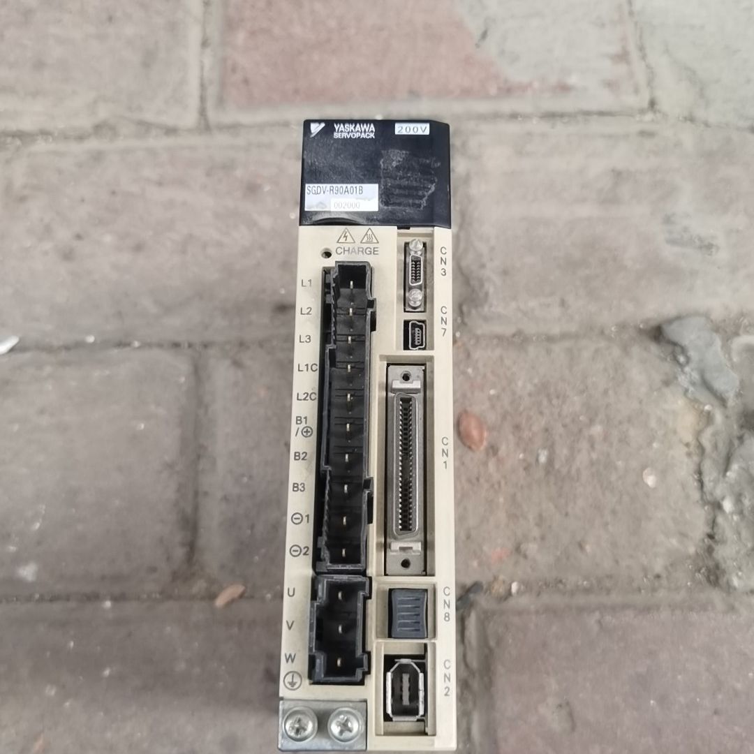 安川驱动器SGDV-R90A01B  图片实拍 已带