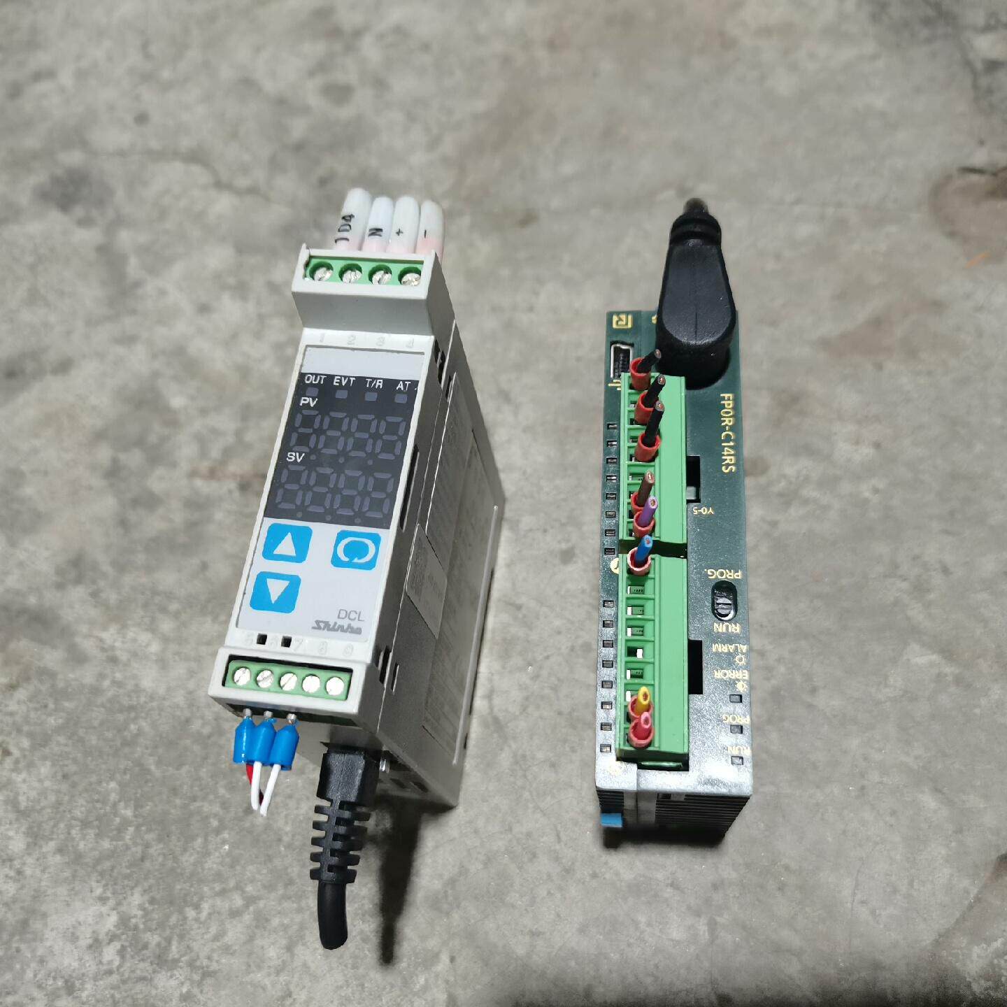 FP0R-C14RS 程序控制器