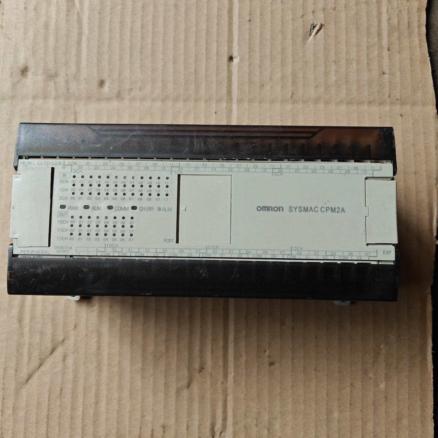 PLC模块 CPM2A-60CDR-A 如图所示实物拍