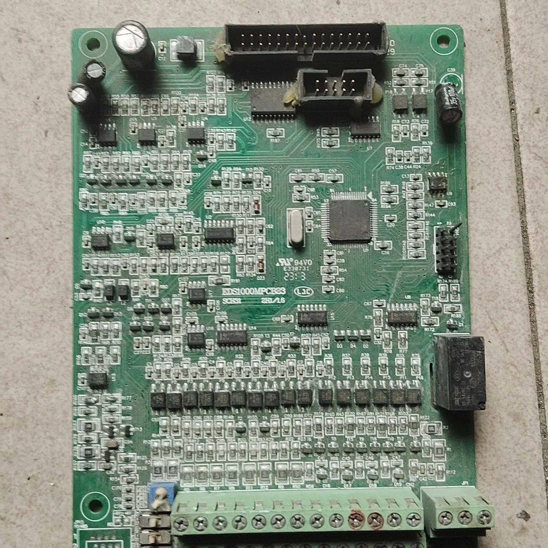 易能变频器拆机主板 EDS1000MPCB23 有电容歪