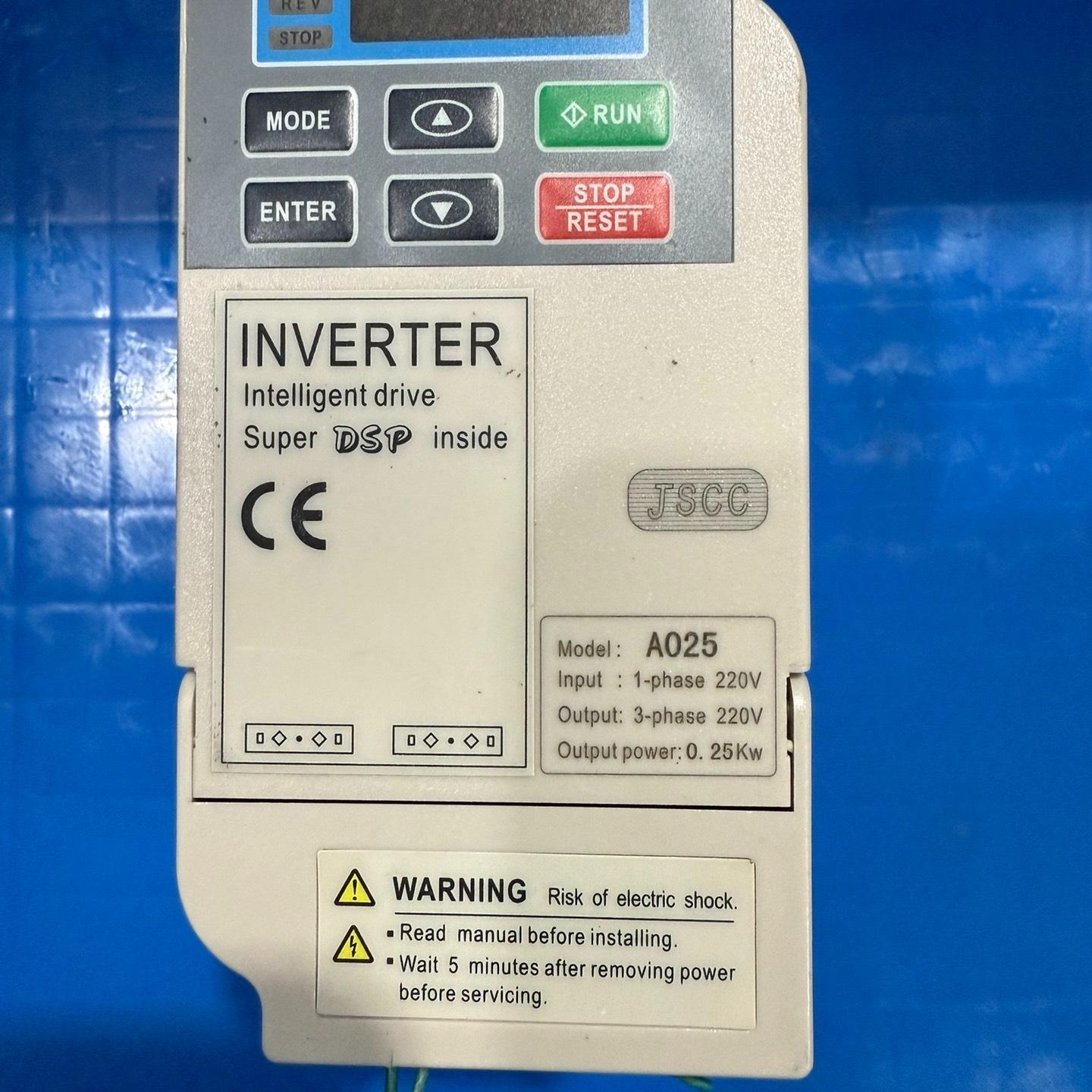 精研变频器A025 0.25KW功率 220V单相输入三相输