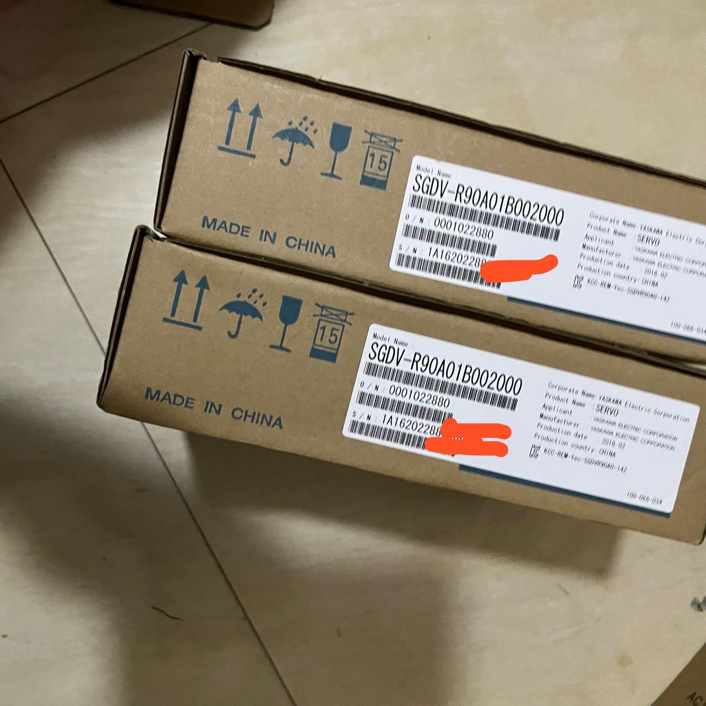 SGDV-R90A01B002000 安川伺服驱动器 未