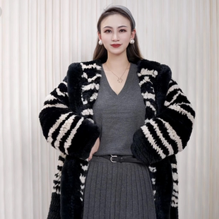 年轻 獭兔毛双面编织皮草外套连帽大衣女2024年新款 北欧童话