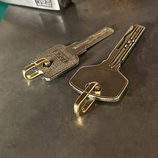复古黄铜钥匙圈纯铜弹簧扣小巧精致开合吊饰连接扣包挂件吊坠配件