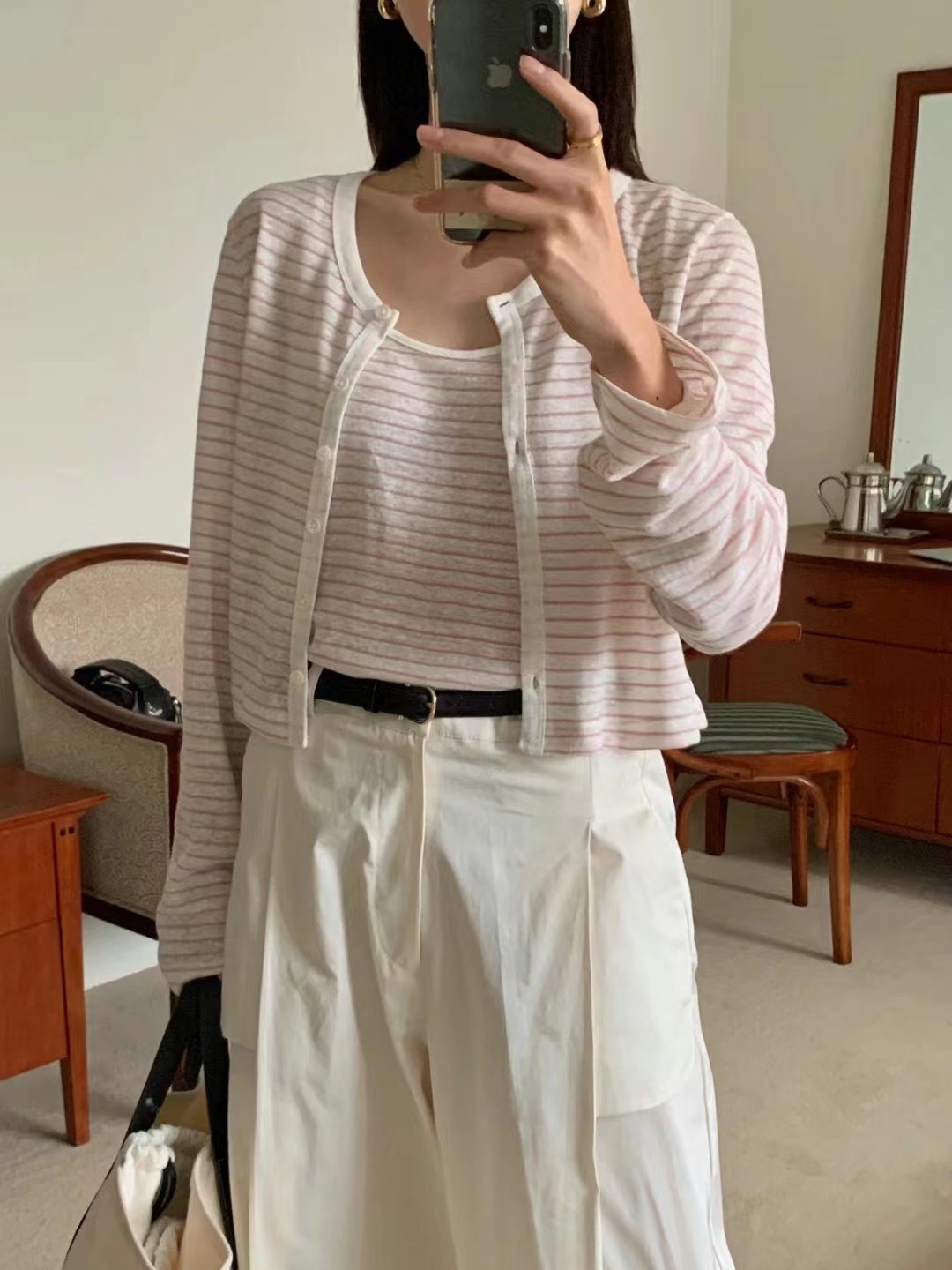 现Lofn韩国东大门代购女2023夏季时尚条纹棉麻防晒开衫吊带两件套