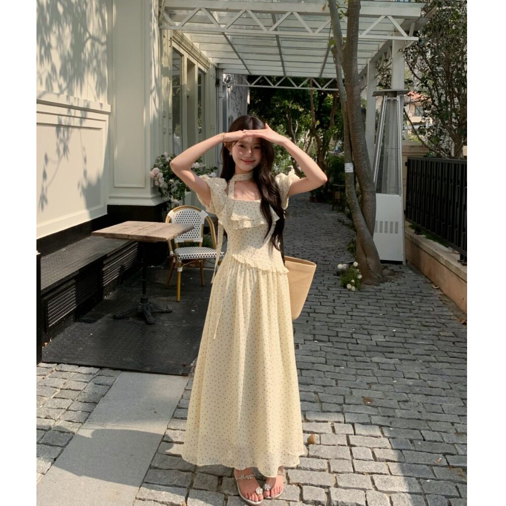 法式气质一字肩短袖波点连衣裙女夏温柔风收腰修身显瘦休闲长裙子