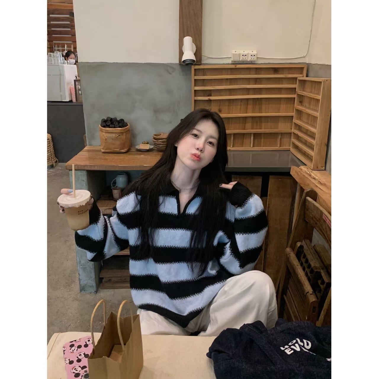 慵懒宽松蓝色条纹小V领毛衣女2025秋冬休闲少女风保暖针织衫上衣