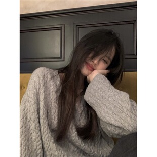 高级感灰色V领套头毛衣女秋冬2026新款韩版宽松慵懒针织衫上衣