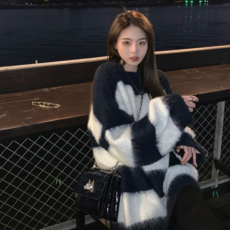 加厚韩版宽松风撞色条纹套头毛衣