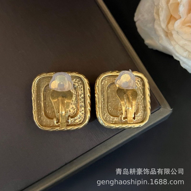 中古高级合金电镀古法做旧金耳夹复古红麻花方形石头天然石耳饰