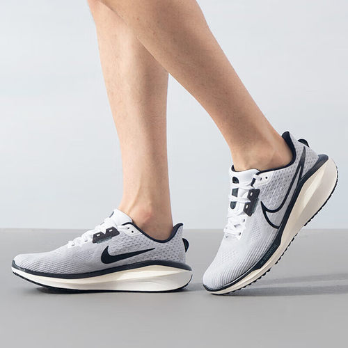 正品耐克 NIKE VOMERO 17 男子低帮透气耐磨跑步鞋FB1309-104