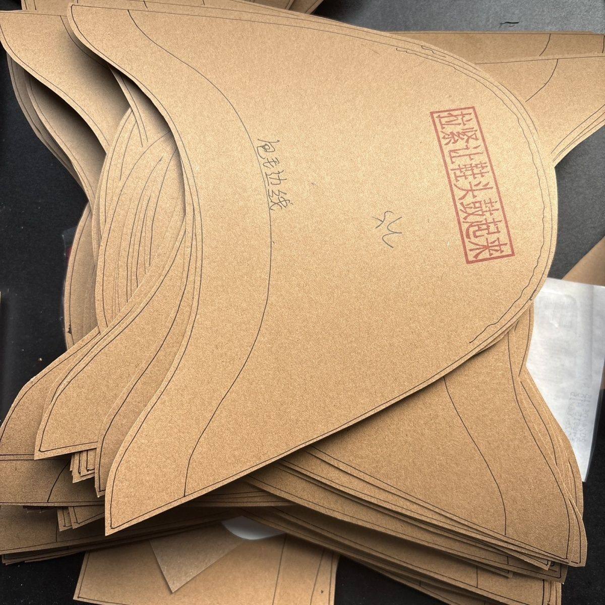 牛皮纸纯手工纸样棉拖鞋样样子