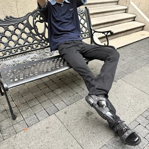 冬季复古高弹黑色直筒牛仔裤男