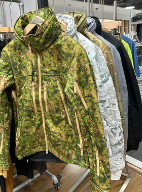 重磅！男士秋冬新品户外加厚保暖百搭连帽软壳冲锋衣迷彩夹克
