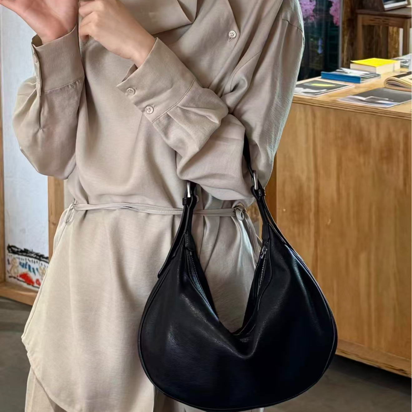 明星同款简约慵懒风胎牛皮月牙hobo包女士单肩手提斜挎腋下大容量