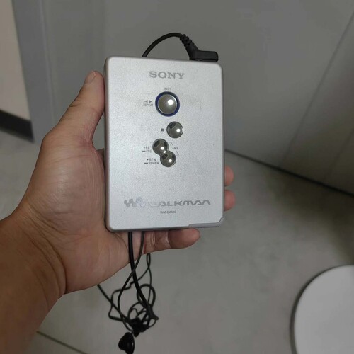 议价索尼WM-EX610随时听,成色好没有电池,没测试,看样子应