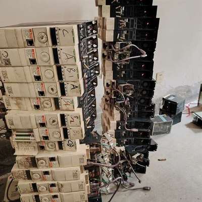 {议价}变频器ATV32H075N4 0.75KW  380V