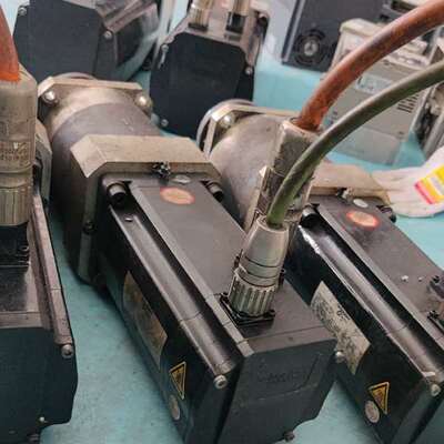 {议价}LXM05系列伺服器LXM05AD14N4 1.4KW