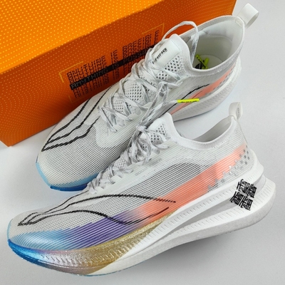 跑鞋李宁䨻科技专业跑鞋