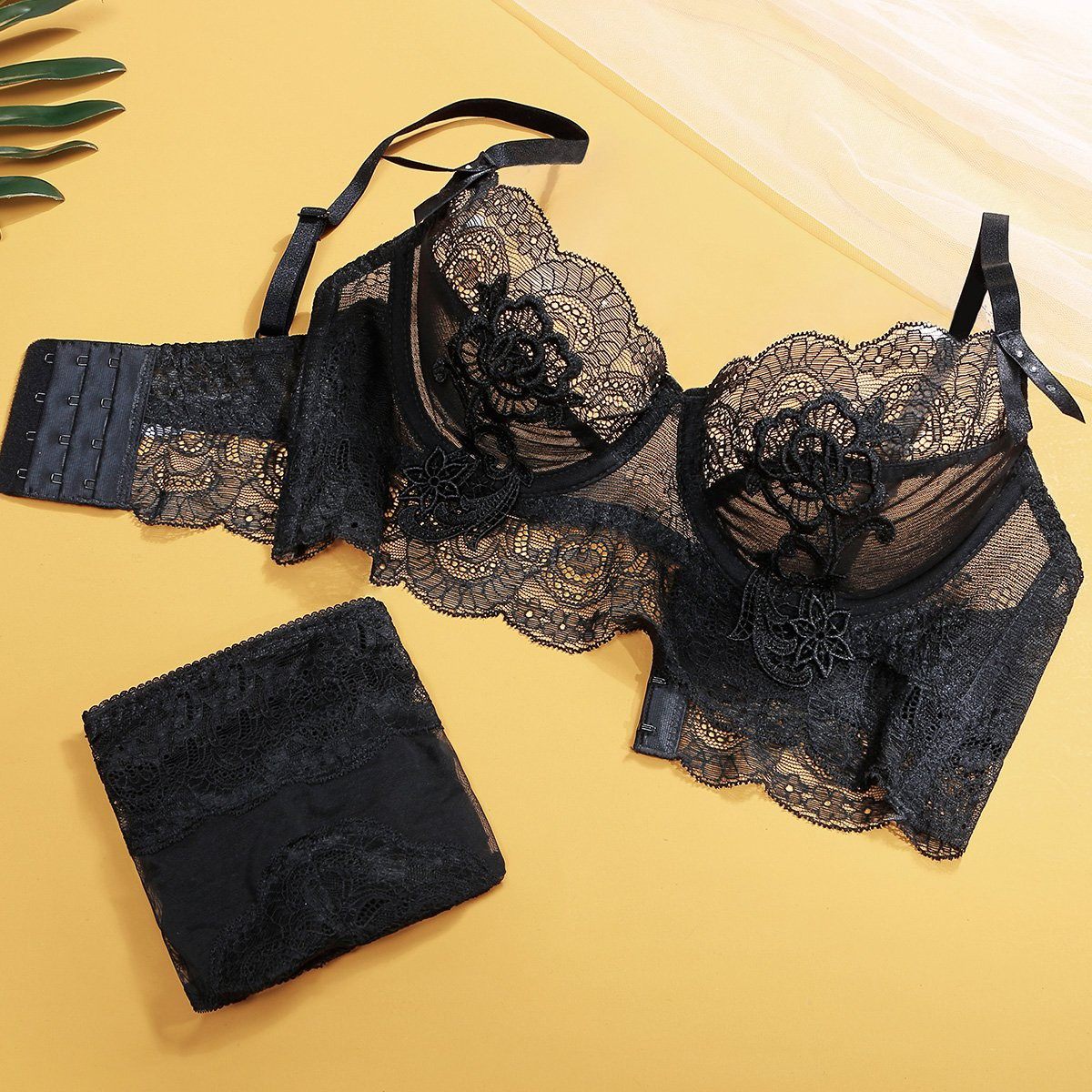 法式性感侧收女士内衣超薄透明刺绣蕾丝聚拢调整型收副乳文胸套装
