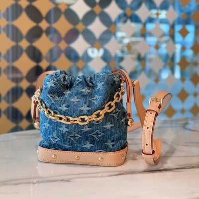 2026新款单肩斜挎手提水桶包轻奢