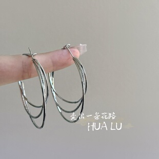 HUALU-旋银流梦~银色几何圆圈细闪三层轻奢素圈气质大耳环耳夹女
