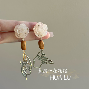 HUALU-侧面美人~法式超仙山茶花朵不对称艺术复古耳环蚊香盘耳夹