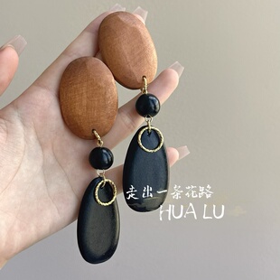 HUALU-浮士德~复古简约中国风水滴咖黑色木质夸张耳环蚊香盘耳夹
