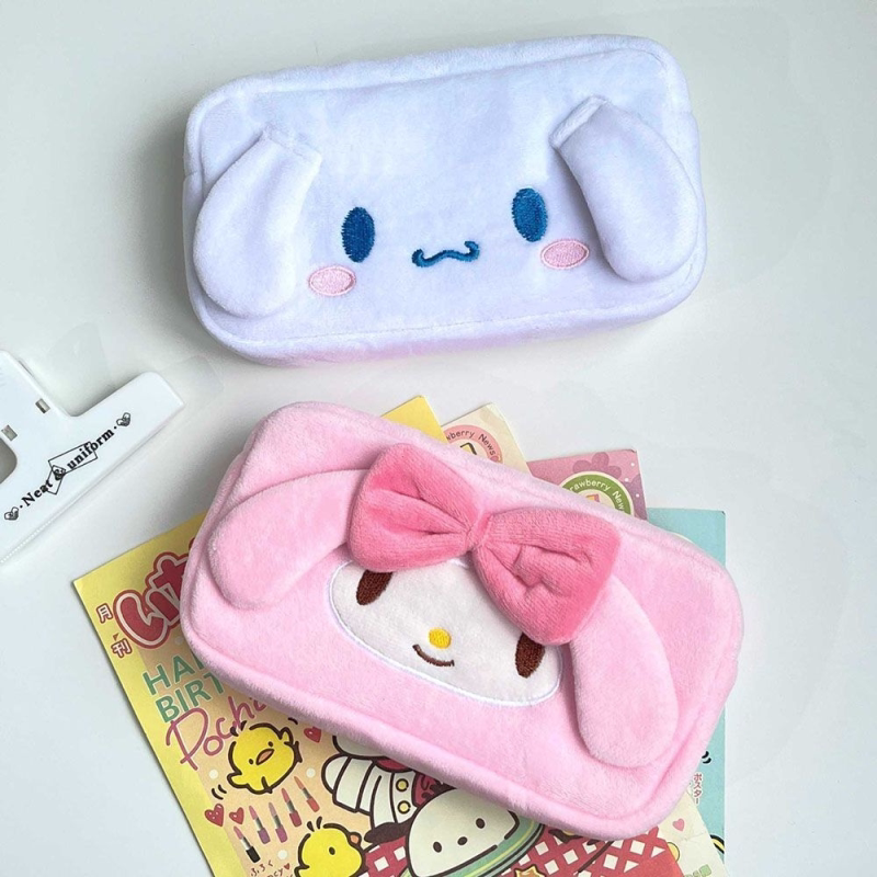 日系大容量玉桂狗毛绒笔袋ins化妆包学生可爱卡通Hello Kitty笔袋