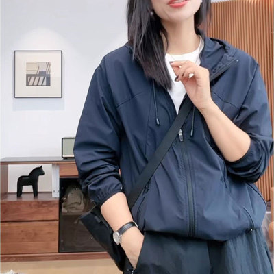 高透气性防水女士夹克外套百搭