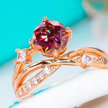 18K玫瑰金D色莫桑石镂空藤蔓红宝石戒指纯银复古指环时尚精致女