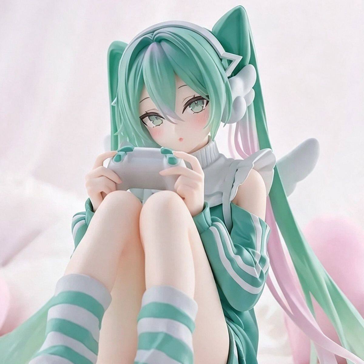 新品游戏机未来初音手办坐姿动漫二次元周边模型压泡面摆件礼物
