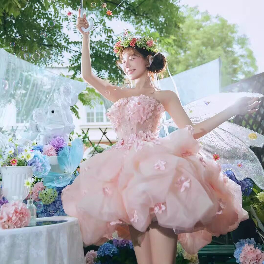 成人礼生日派对少女感粉色花神婚纱在逃公主油画风写真艺术照礼服