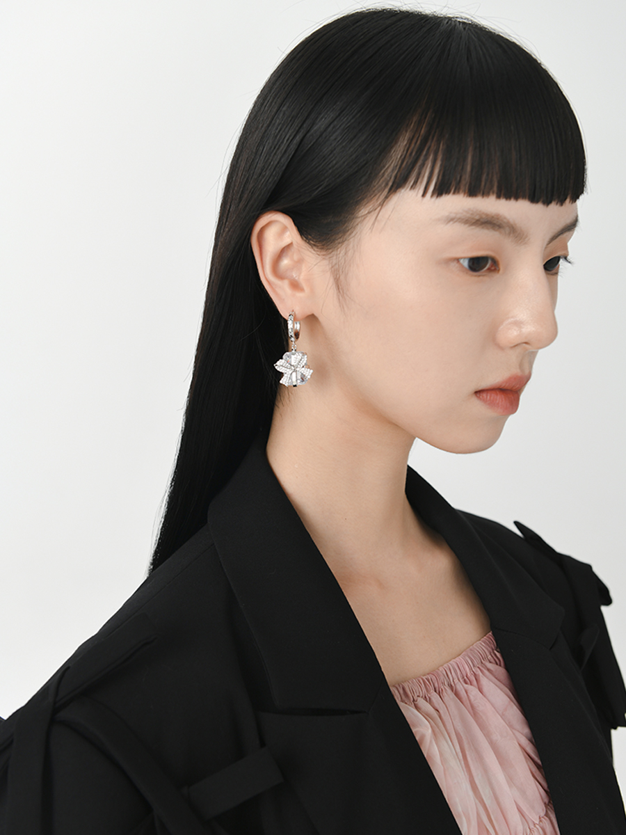 looops梦中礼物摇晃方钻耳坠