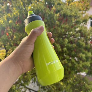 BOTTLED JOY运动水壶户外运动杯子便捷夏日运动水杯600ml