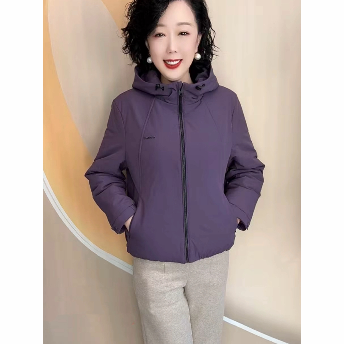 中老年妈妈装冬季连帽冲锋衣棉袄外套奶奶装宽松显瘦保暖棉服长60