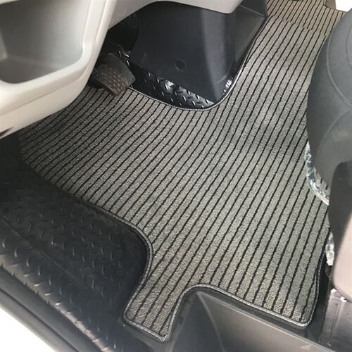 上汽大通V70 V80 V90 大拿V1脚垫