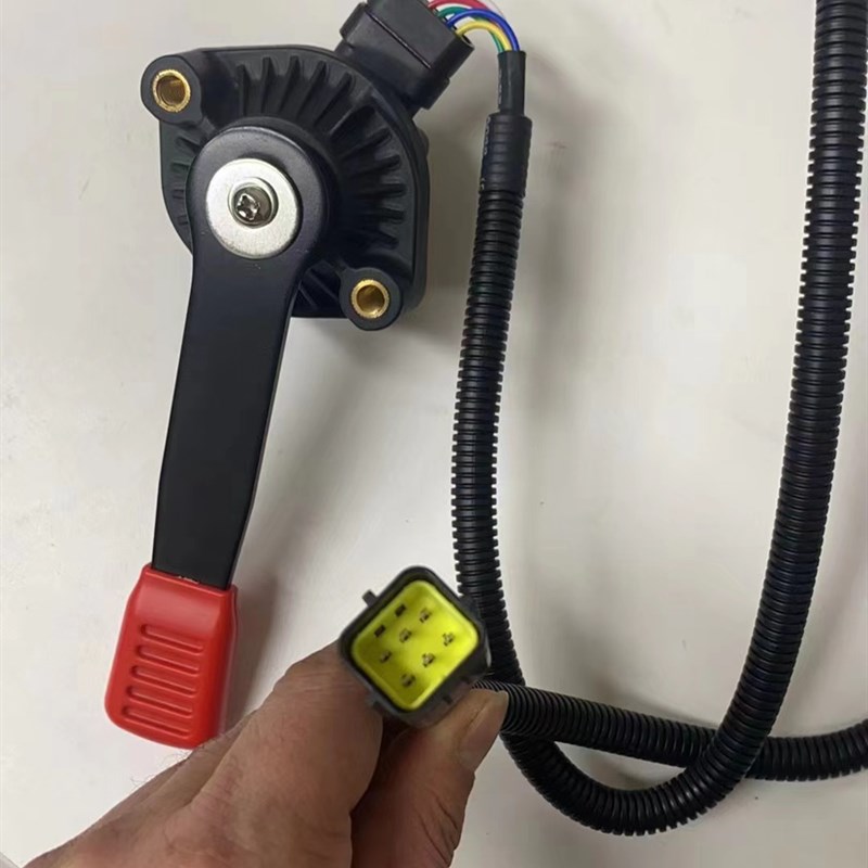 东方红华夏耕王拖拉机收割机潍柴玉柴电子手油门