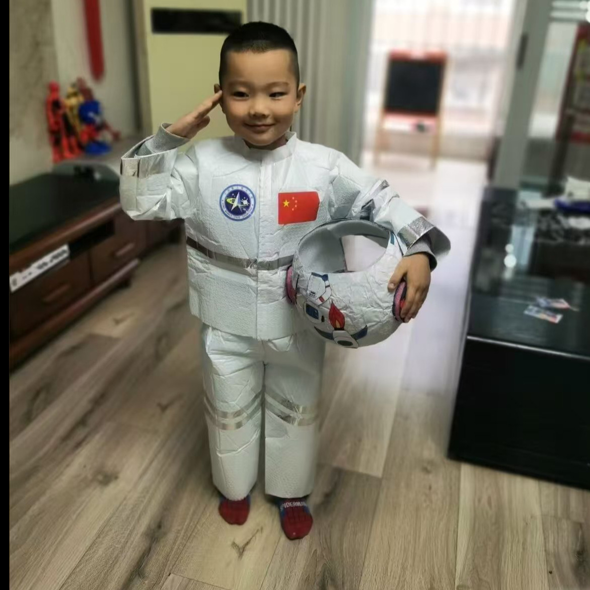 男童环保服装儿童环保时装秀创意宇航员太空服幼儿亲子走秀衣服