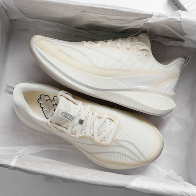 李宁lining赤兔8pro跑步鞋女2025冬季新品加厚鞋面运动鞋竞速跑鞋