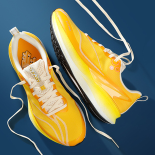 李宁秋冬款赤兔8pro跑步鞋男鞋2025冬季新品反光防泼水减震运动鞋