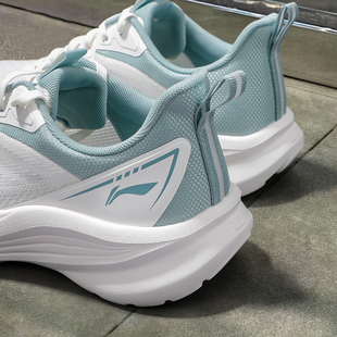 李宁轻风v3跑步鞋男2026春季新款网面透气男鞋轻质回弹休闲慢跑鞋